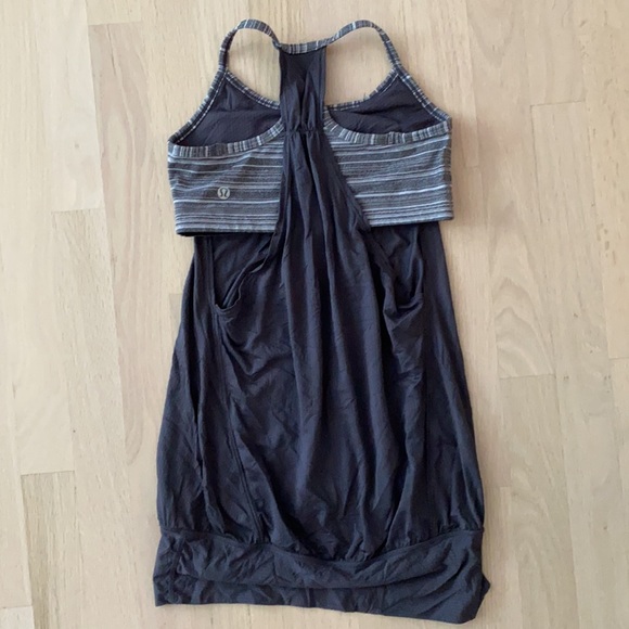 Charcoal grey Lululemon sleeveless work out top - Picture 4 of 6